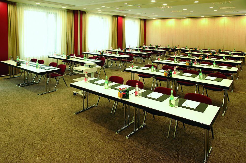 เอ็นเอช คอลเลคชั่น แฟรงค์เฟิร์ต ซิตี้ Hotel Frankfurt am Main ภายนอก รูปภาพ