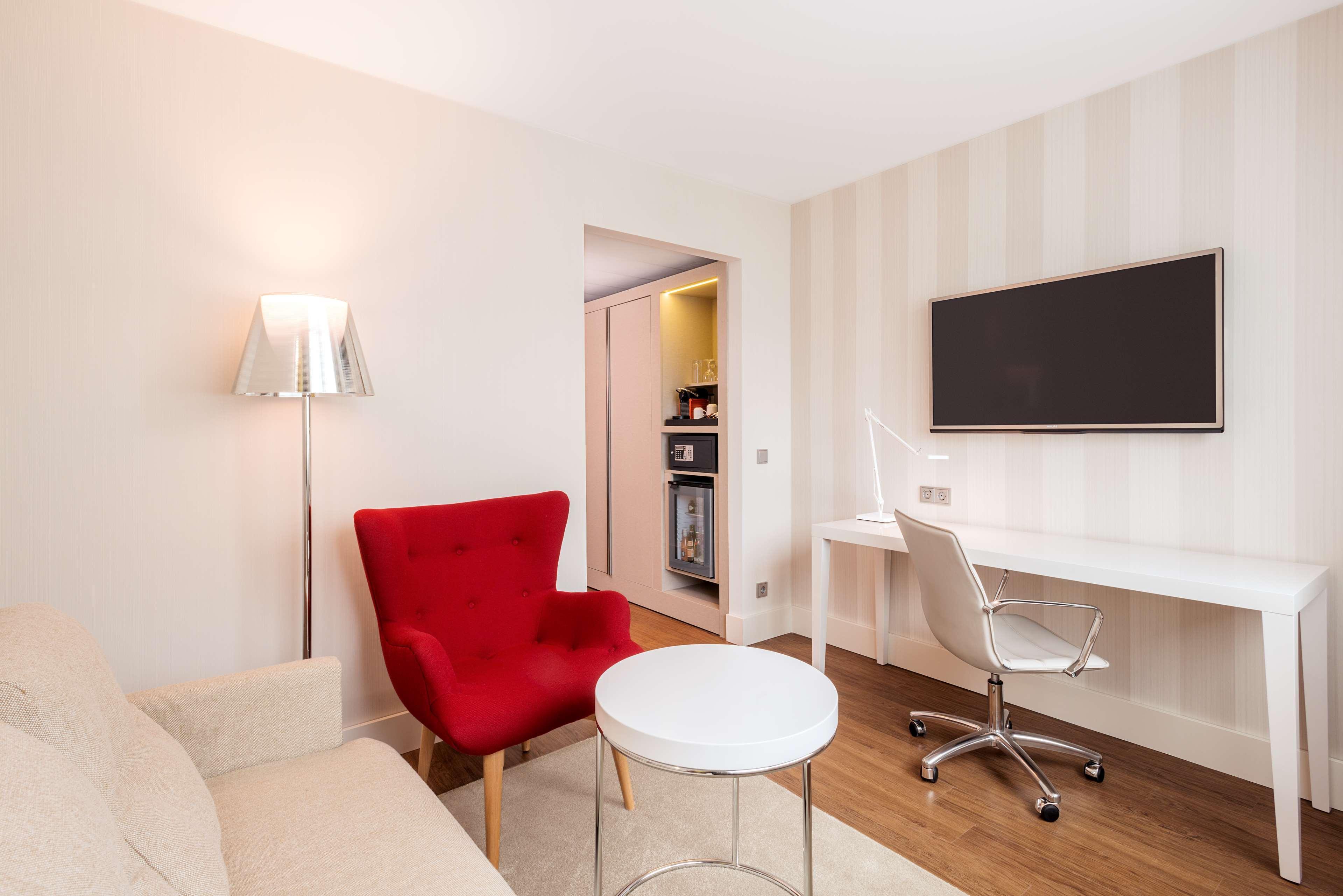 เอ็นเอช คอลเลคชั่น แฟรงค์เฟิร์ต ซิตี้ Hotel Frankfurt am Main ภายนอก รูปภาพ