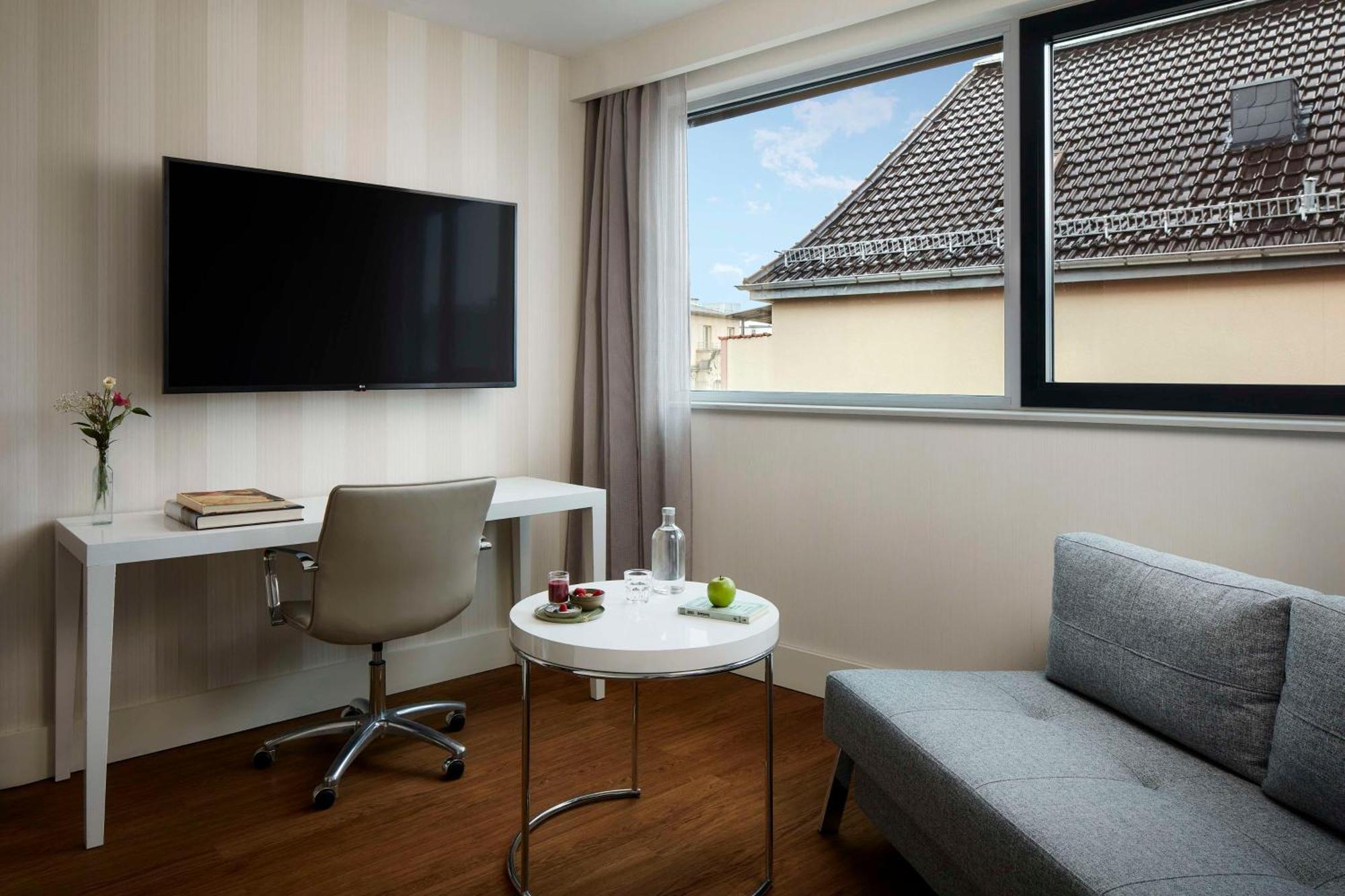 เอ็นเอช คอลเลคชั่น แฟรงค์เฟิร์ต ซิตี้ Hotel Frankfurt am Main ภายนอก รูปภาพ