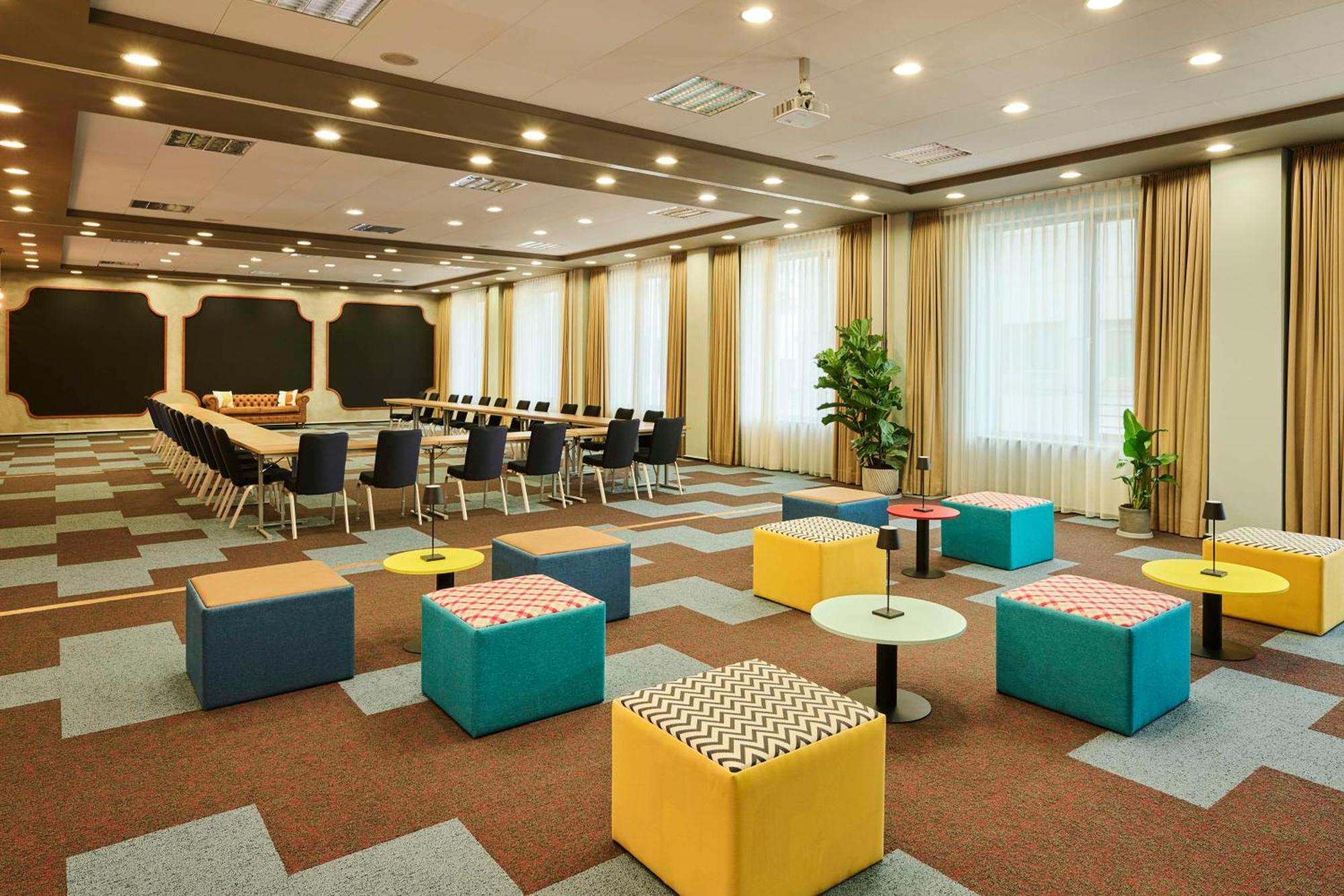 เอ็นเอช คอลเลคชั่น แฟรงค์เฟิร์ต ซิตี้ Hotel Frankfurt am Main ภายนอก รูปภาพ