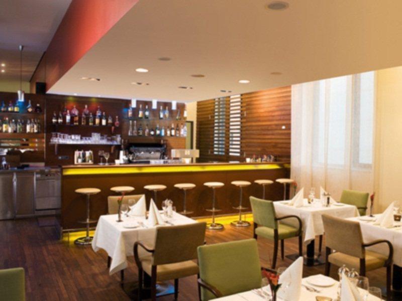 เอ็นเอช คอลเลคชั่น แฟรงค์เฟิร์ต ซิตี้ Hotel Frankfurt am Main ภายนอก รูปภาพ