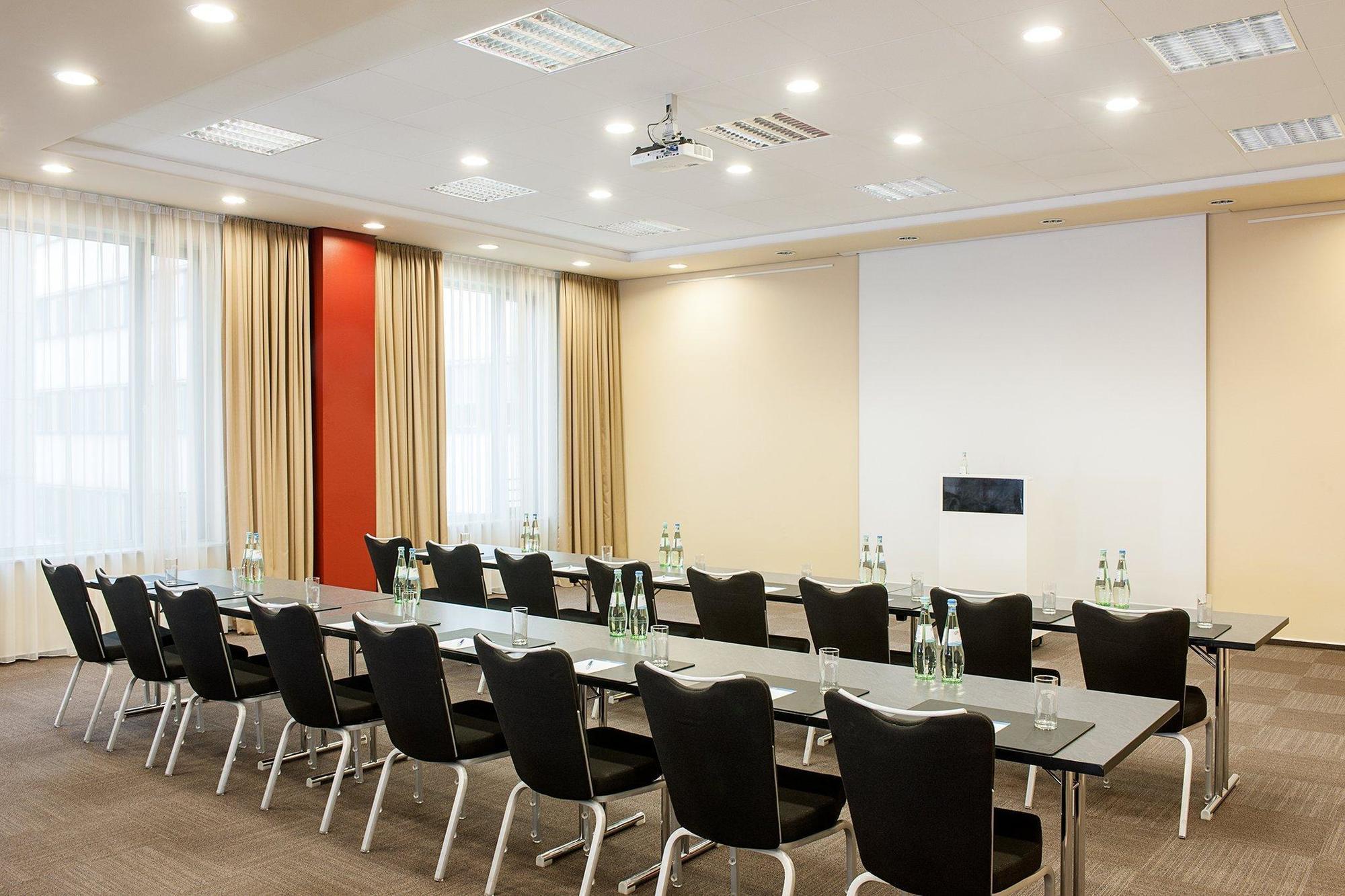 เอ็นเอช คอลเลคชั่น แฟรงค์เฟิร์ต ซิตี้ Hotel Frankfurt am Main ภายนอก รูปภาพ